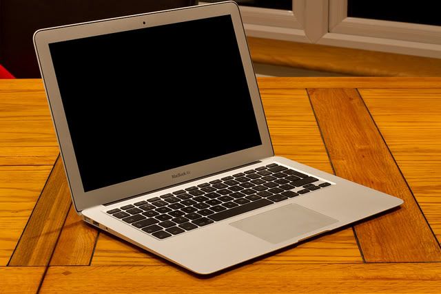 Macbook Air 13 MD232 Max Option i7 2.0Ghz 8G 512Gb ship US giá cực tốt - 1