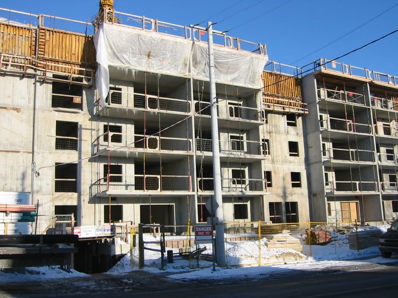 560 Queen Street South Apartment Building 43 M 14 Fl U C