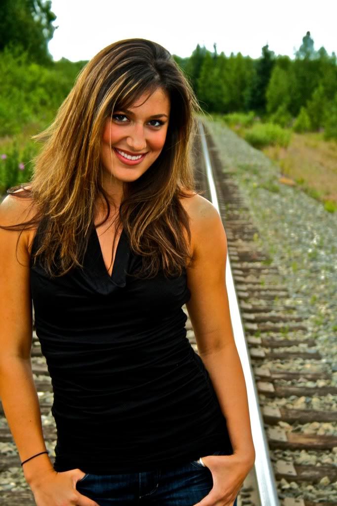 IMAGE: http://i196.photobucket.com/albums/aa267/snowboarder232/Jade11.jpg