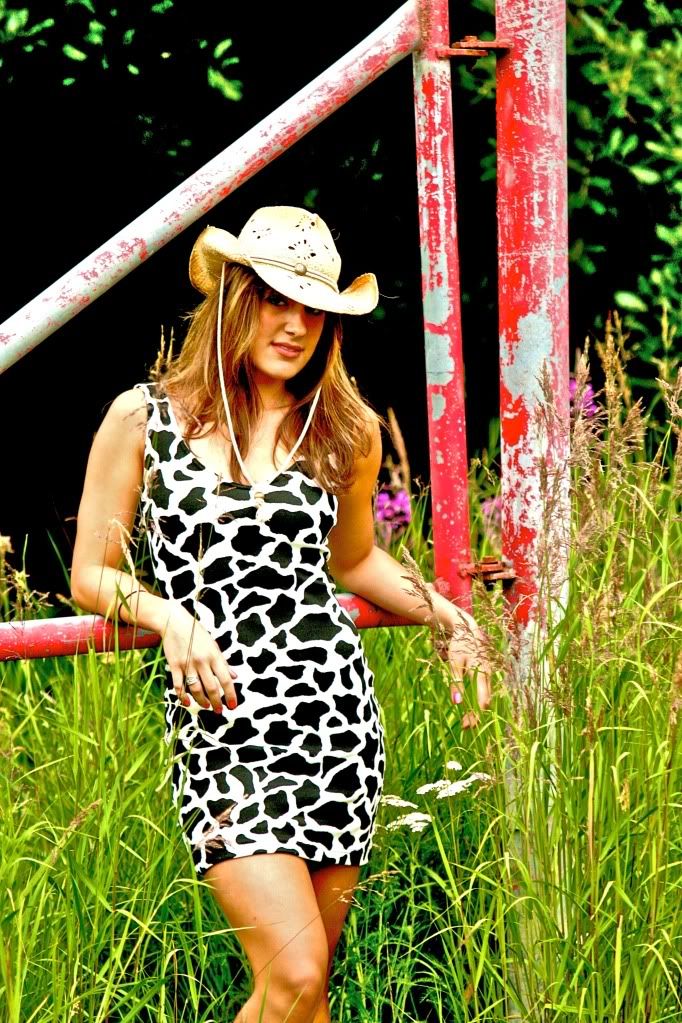 IMAGE: http://i196.photobucket.com/albums/aa267/snowboarder232/Jade121.jpg