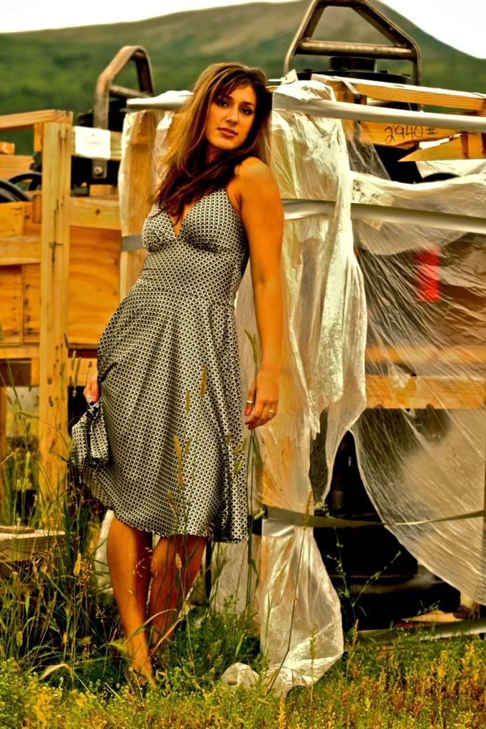 IMAGE: http://i196.photobucket.com/albums/aa267/snowboarder232/Jade211-1.jpg