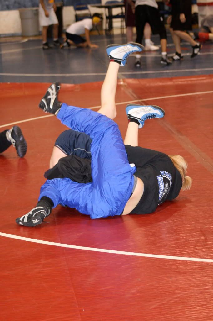 IMAGE: http://i196.photobucket.com/albums/aa267/snowboarder232/Wrestling%20Meet/IMG_0106.jpg