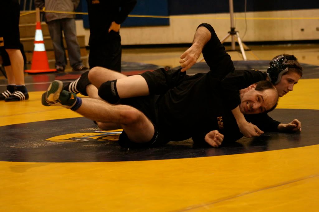 IMAGE: http://i196.photobucket.com/albums/aa267/snowboarder232/Wrestling%20Meet/IMG_0112.jpg