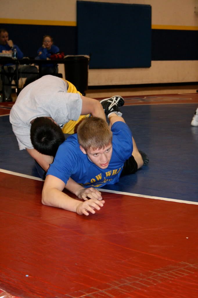 IMAGE: http://i196.photobucket.com/albums/aa267/snowboarder232/Wrestling%20Meet/IMG_0180.jpg