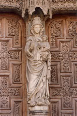 Catedral de León - Escultura de la Virgen blanca