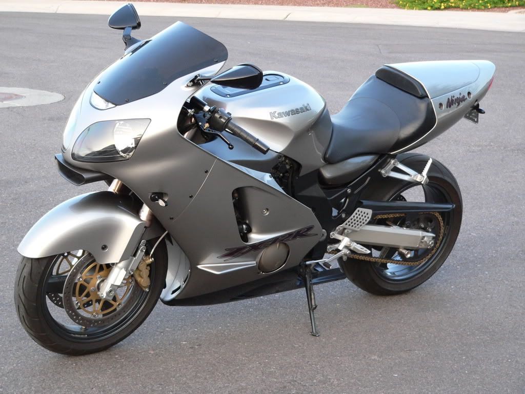 zx12r akrapovic