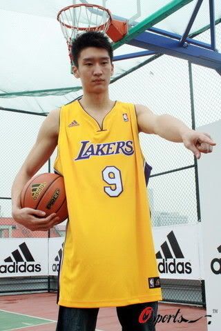 sun yue lakers jersey