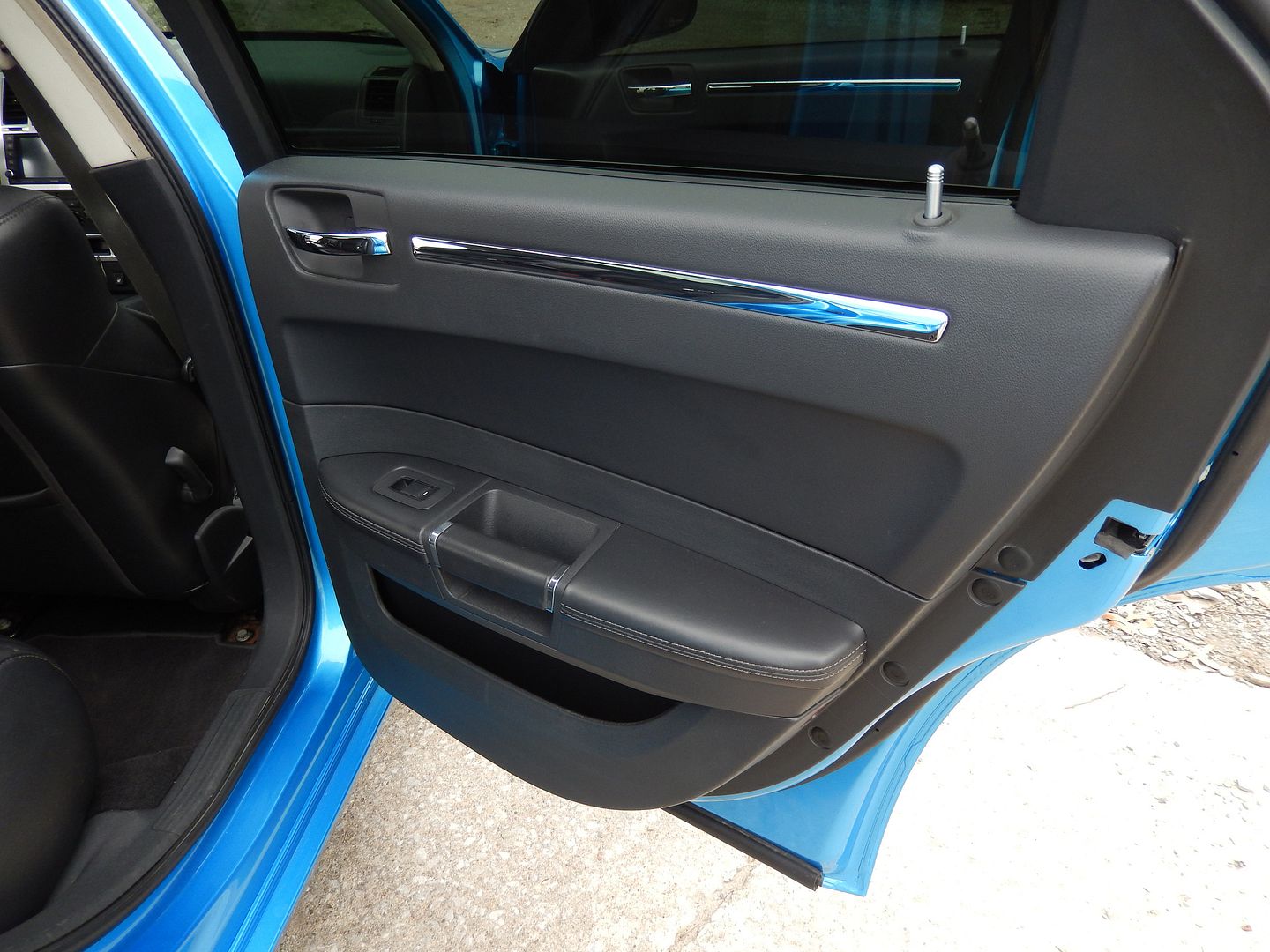 photo 300c srt8 manual swap 62.jpg