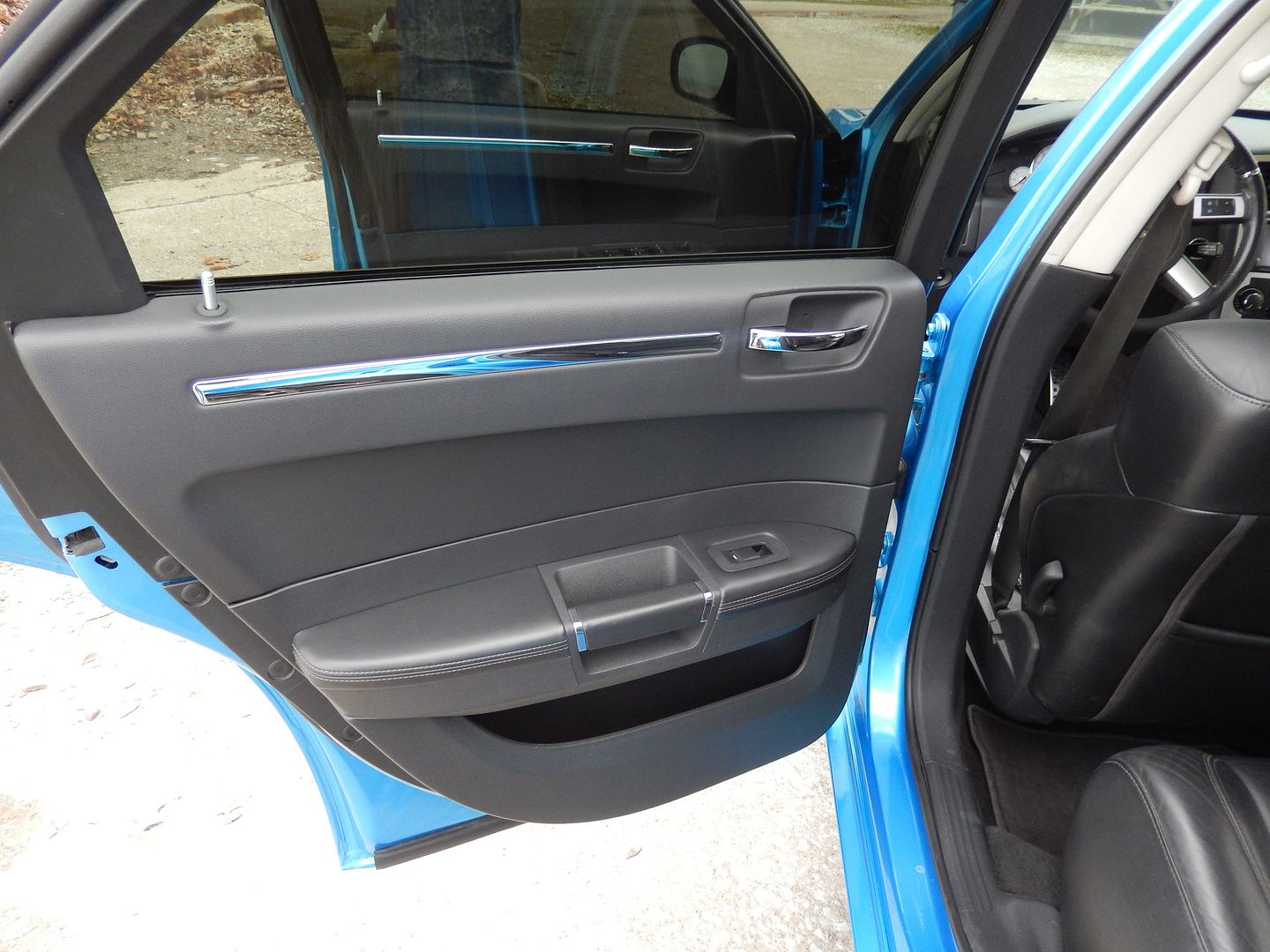 photo 300c srt8 manual swap 63.jpg