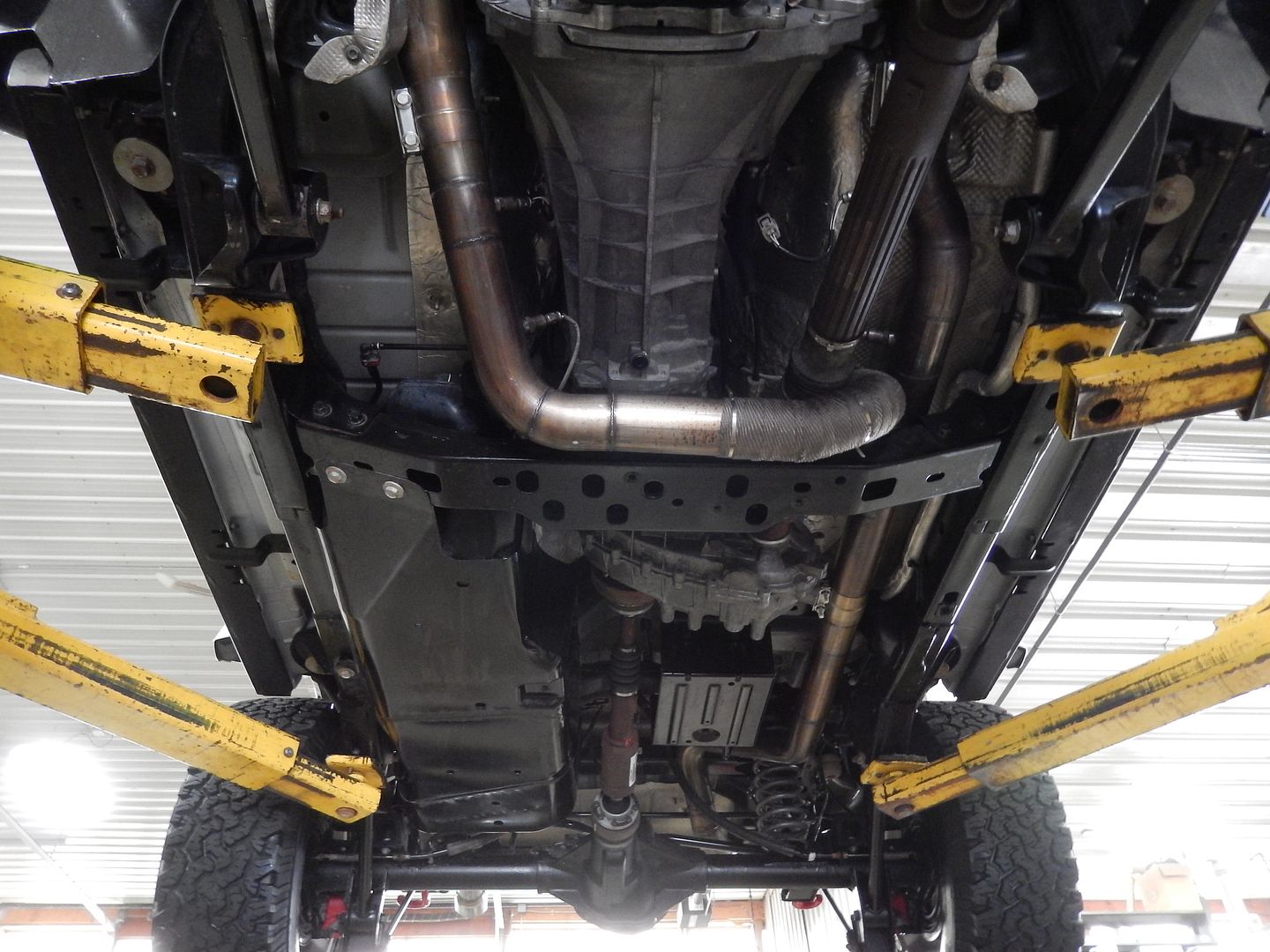 photo rubicon 6.4l manual swap underside 2.jpg