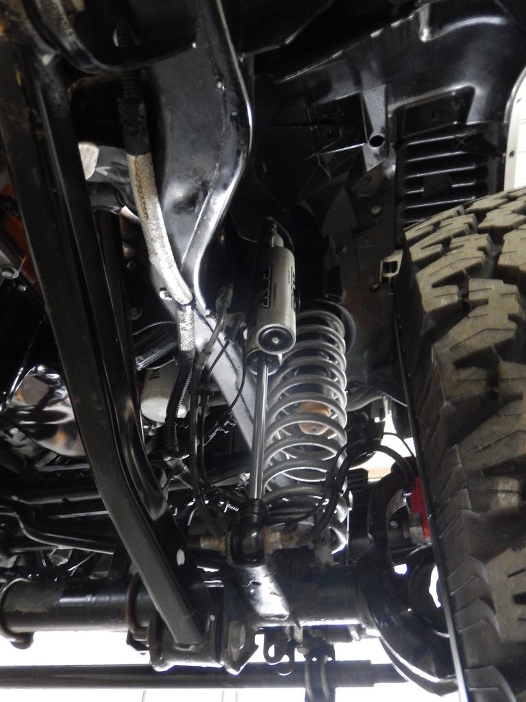 photo rubicon 6.4l manual swap underside 7.jpg
