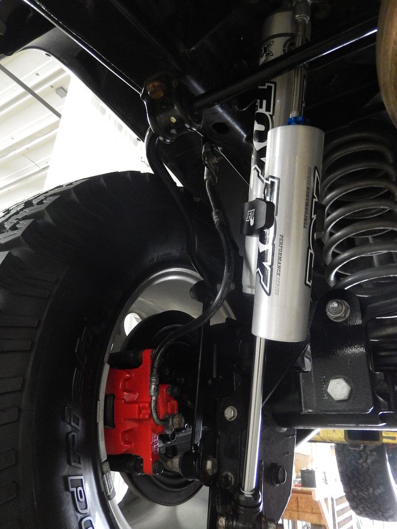 photo rubicon 6.4l manual swap underside 9.jpg