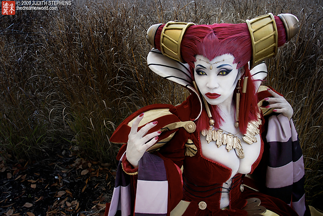 Yaya Han costumes