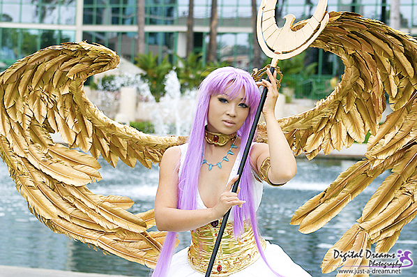 Yaya Han costumes