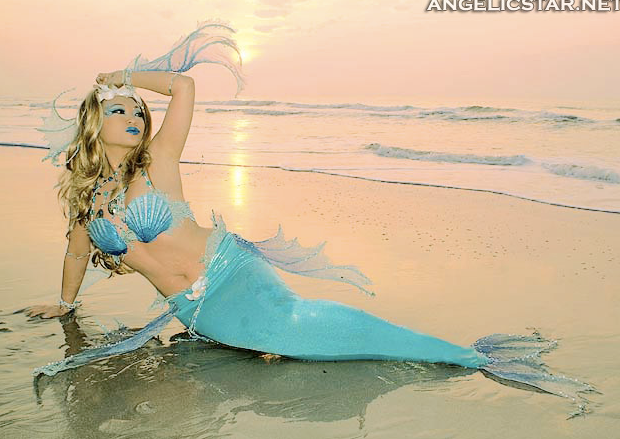 Yaya Han costumes