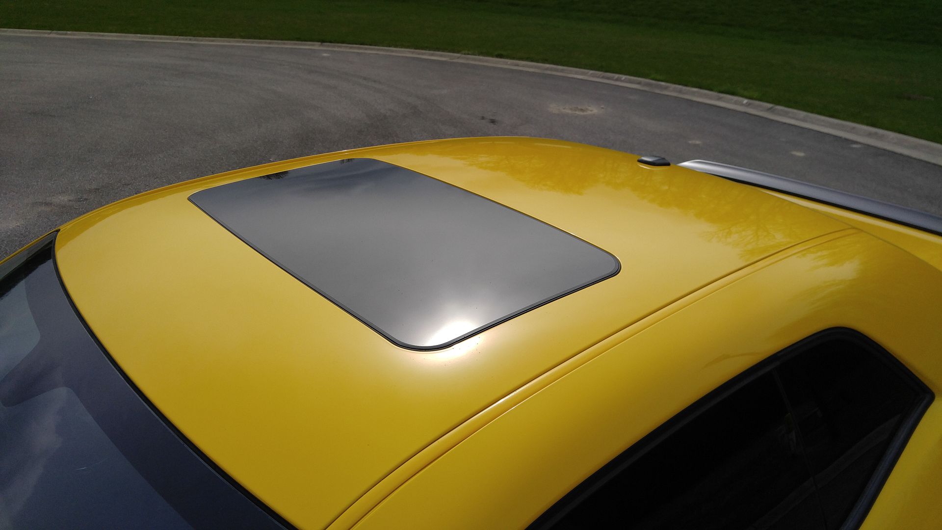  photo YELLOW CHALLENGER 10.jpg