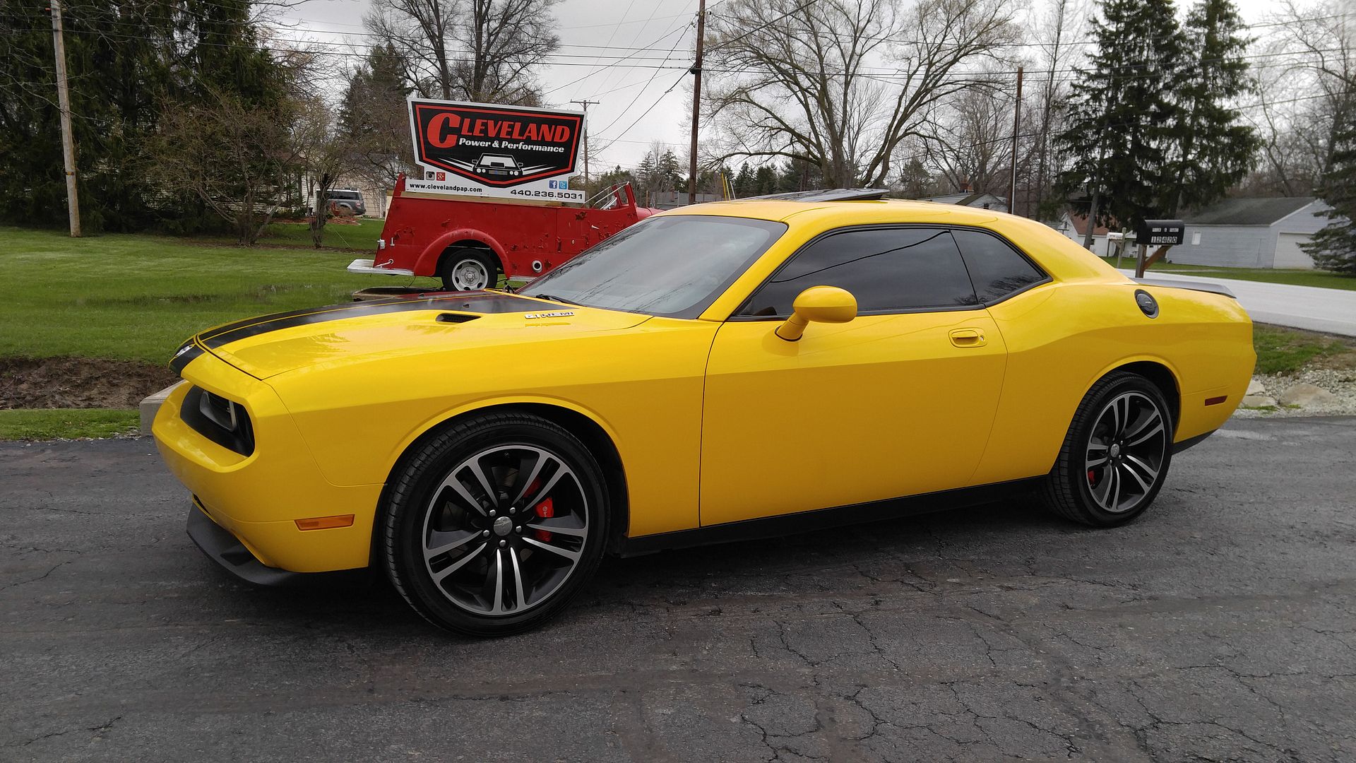  photo YELLOW CHALLENGER 39.jpg